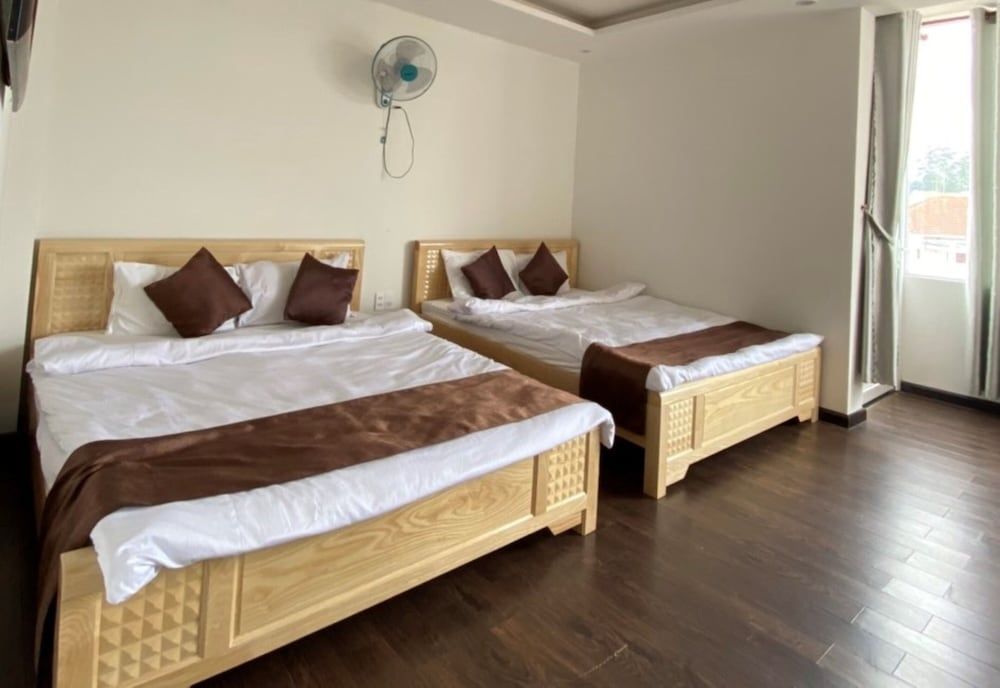 undefined Minh Phu Hotel 2