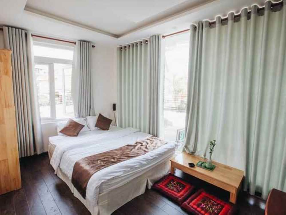 Minh Phu Hotel Superior Double Room 2