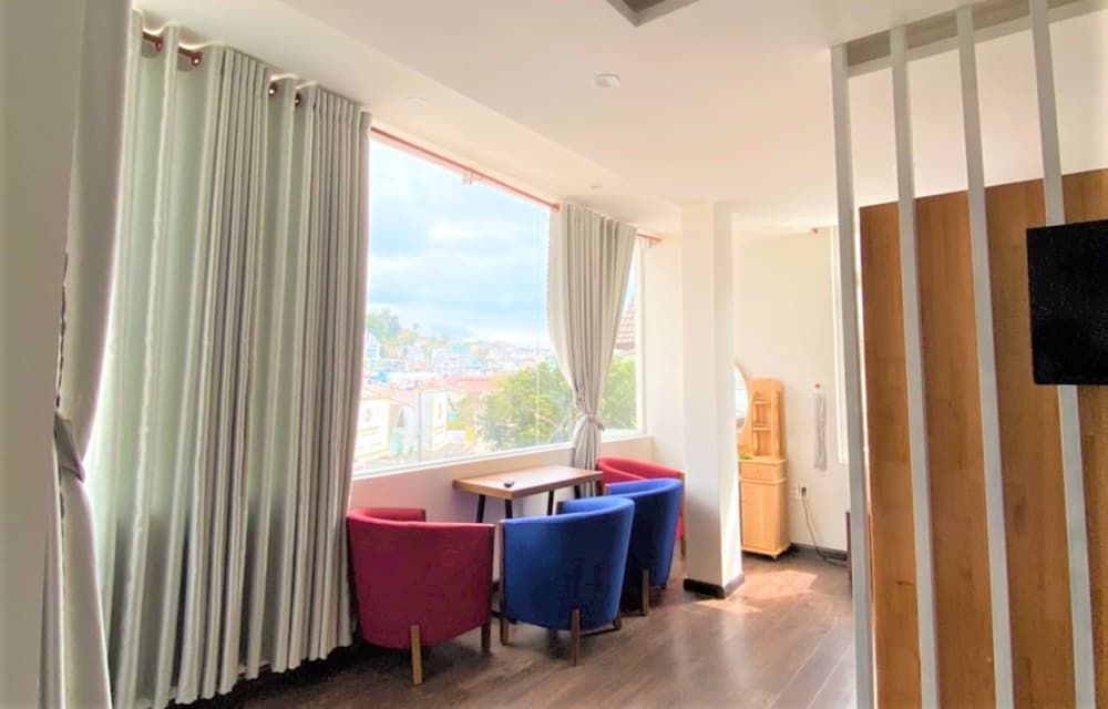 Minh Phu Hotel Family Room 3