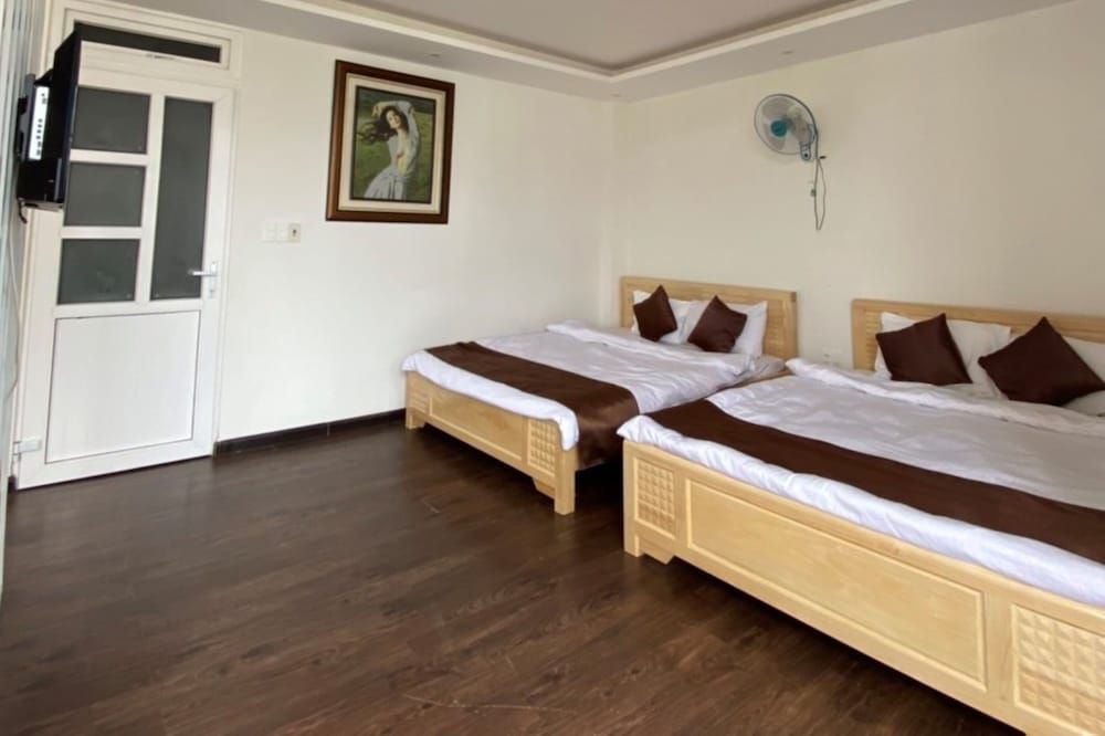 Minh Phu Hotel Superior Quadruple Room 2