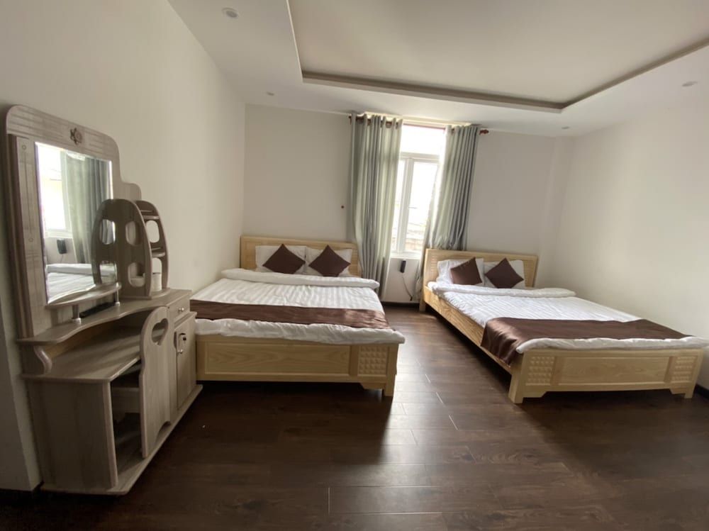 Minh Phu Hotel Superior Quadruple Room 6