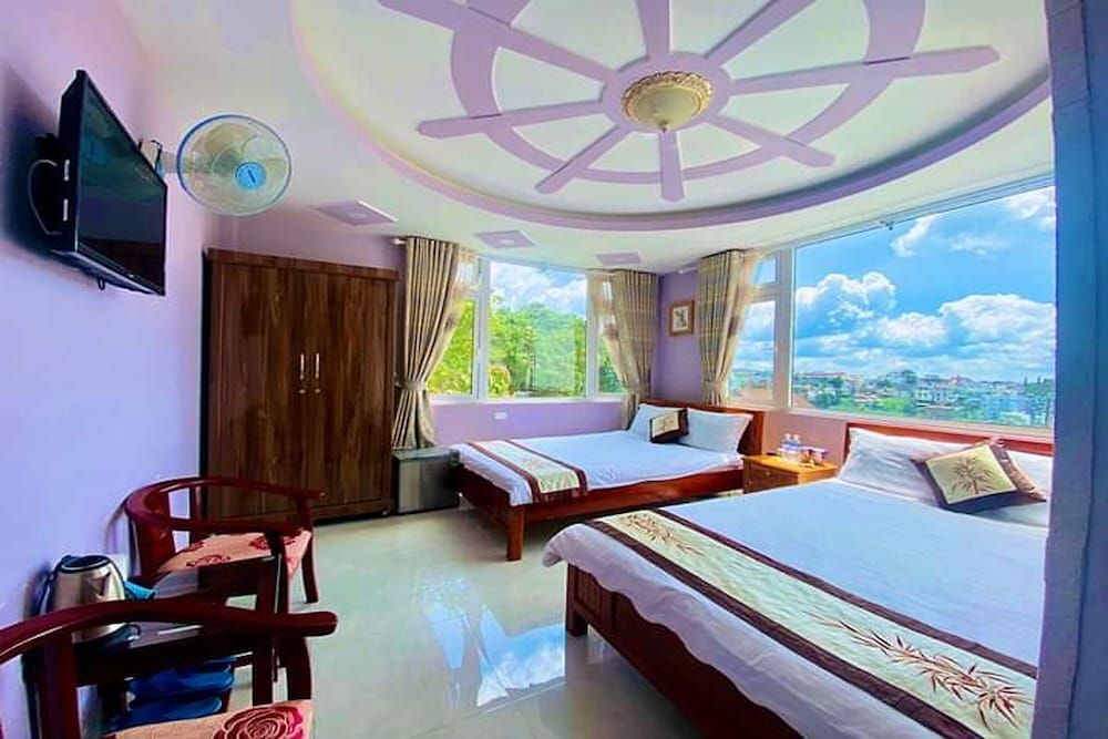 Phuong Dung Hotel Double Room 7