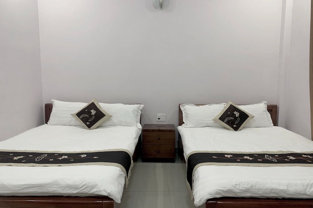 Phuong Dung Hotel Double Room 3