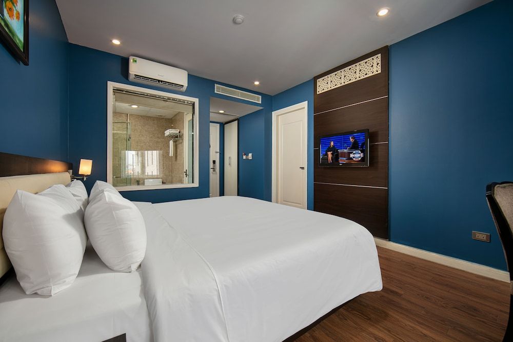 20 Hotel and Apartment Superior Double or Twin Room 2