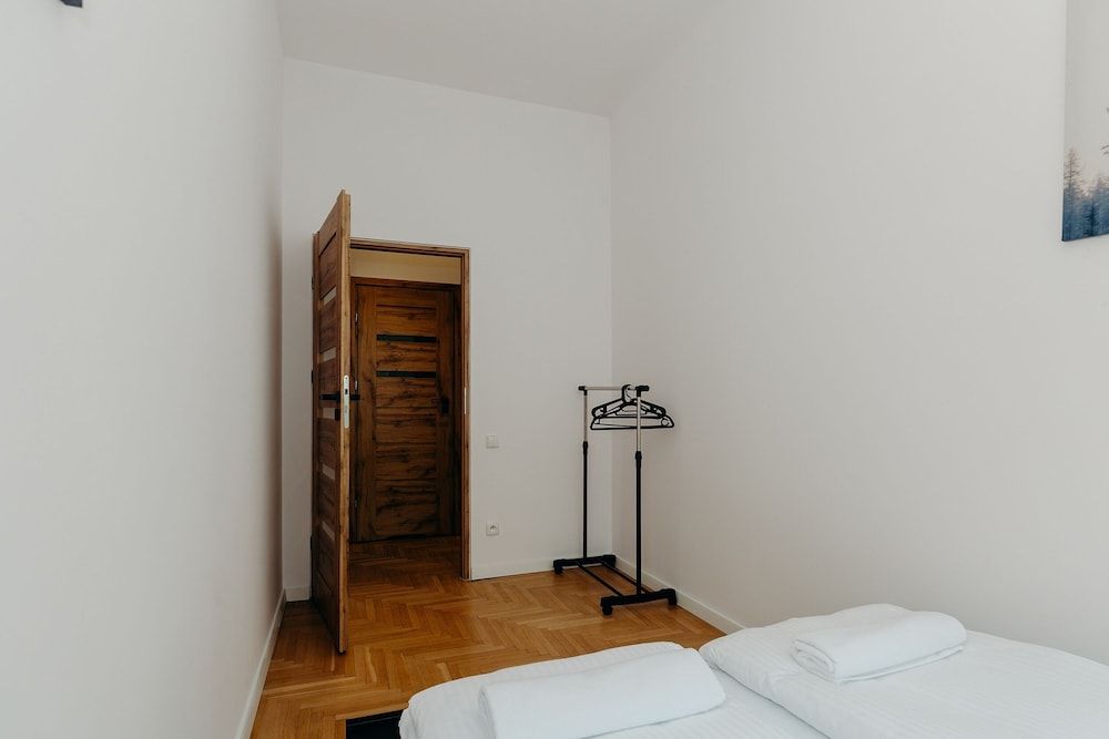 ShortStayPoland Grzybowska B16 Classic Apartment 7