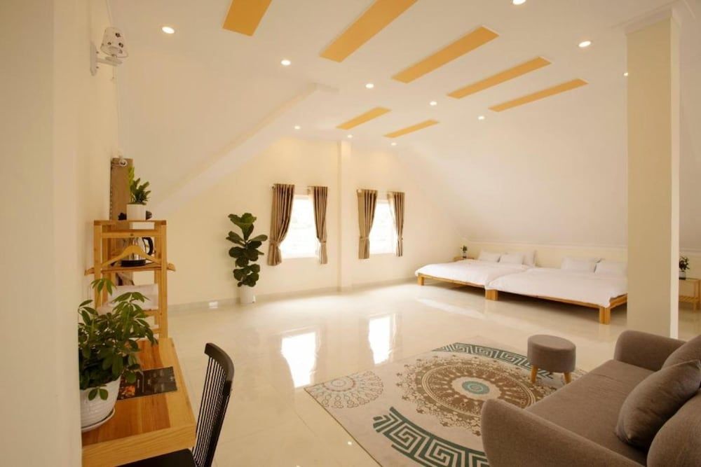 Calais Hotel Villa Family Suite 3