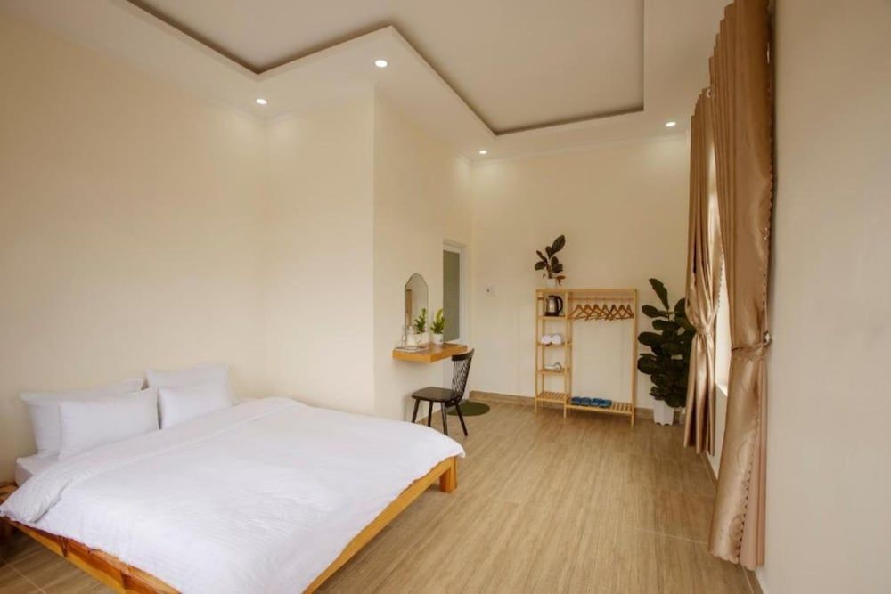 Calais Hotel Villa Deluxe Room 2