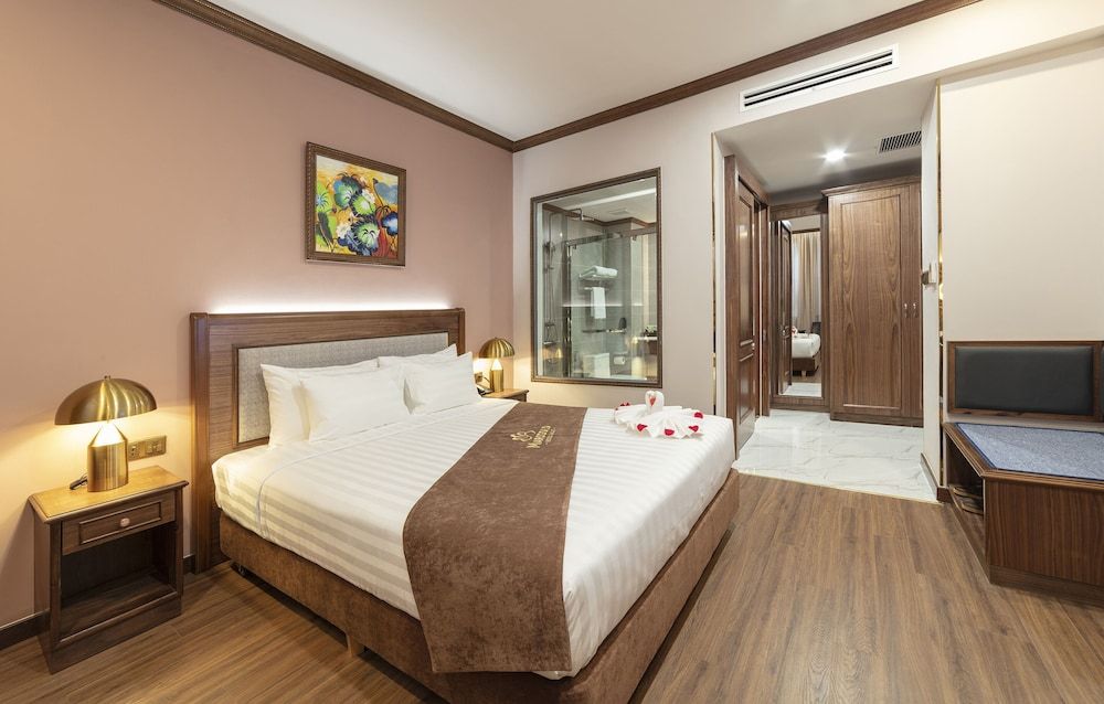 Marigold Hotel Dalat Superior Double Room, 1 Queen Bed 4