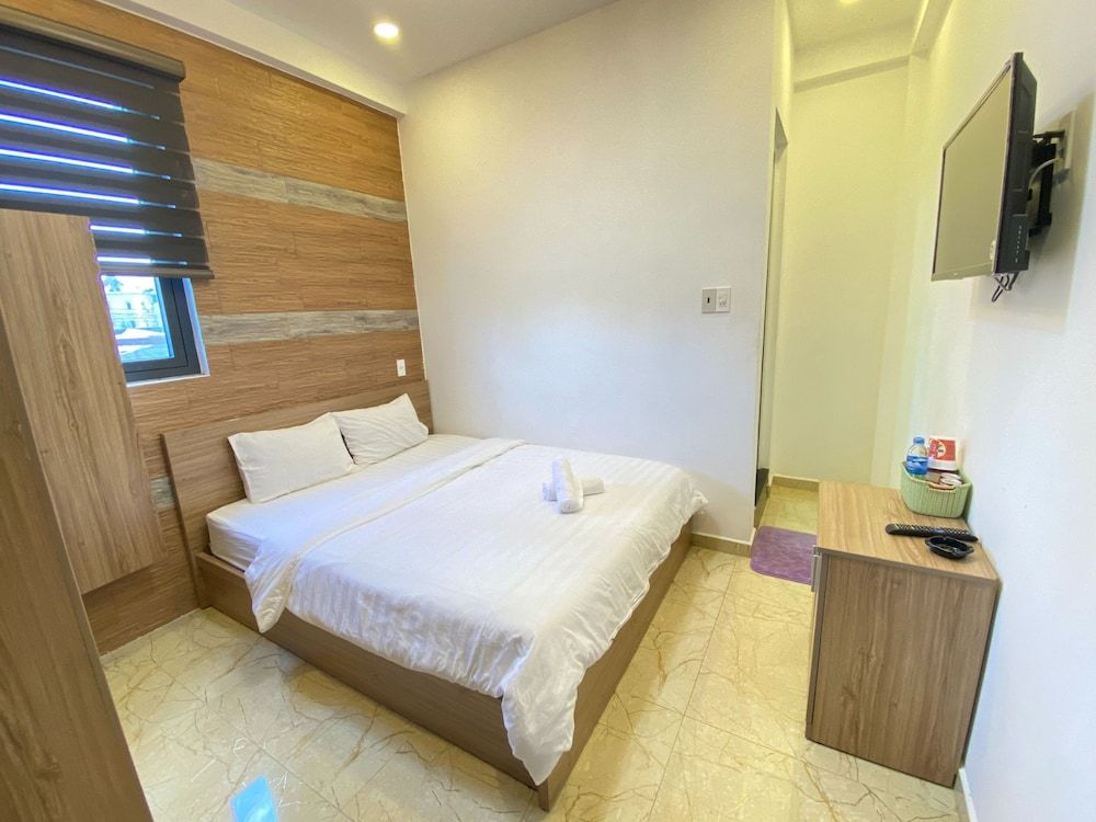 undefined Sunny House 6