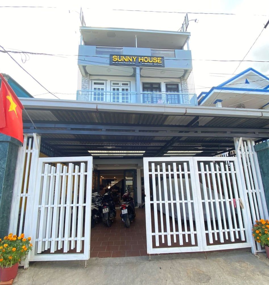 undefined Sunny House 4