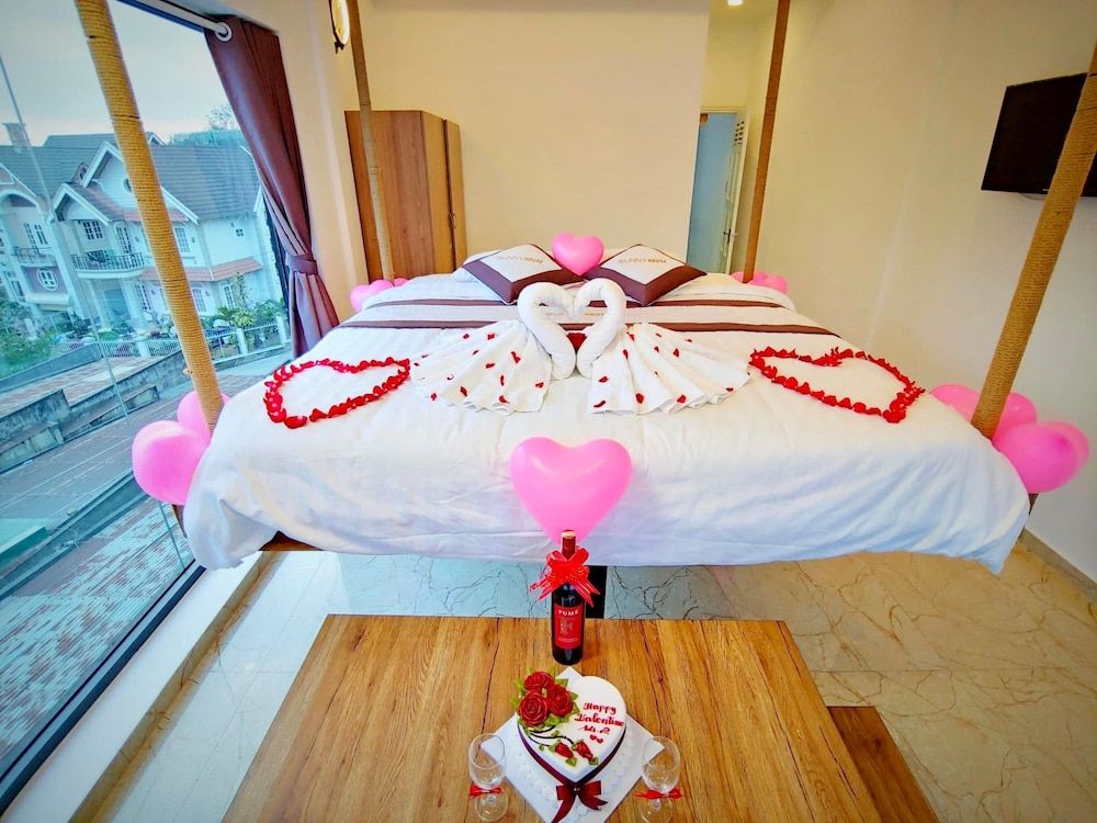 Sunny House Deluxe Double Room 4