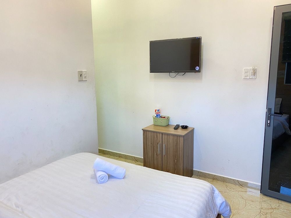 undefined Sunny House 8