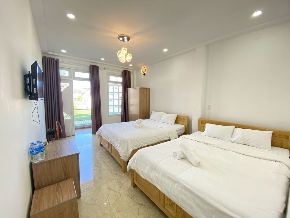 undefined Sunny House 3