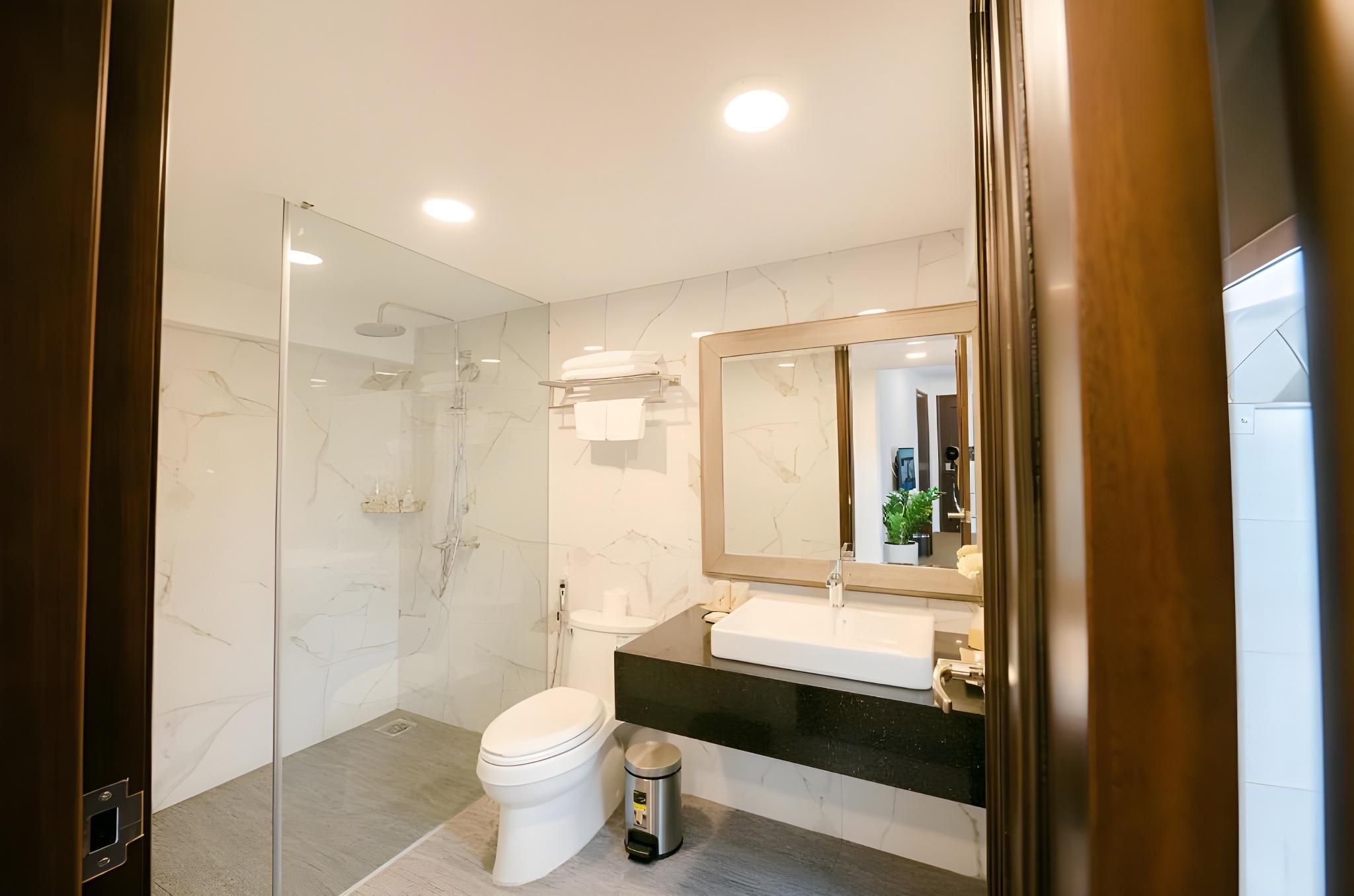 Hanoi Marigold Hotel Executive Double Room 6