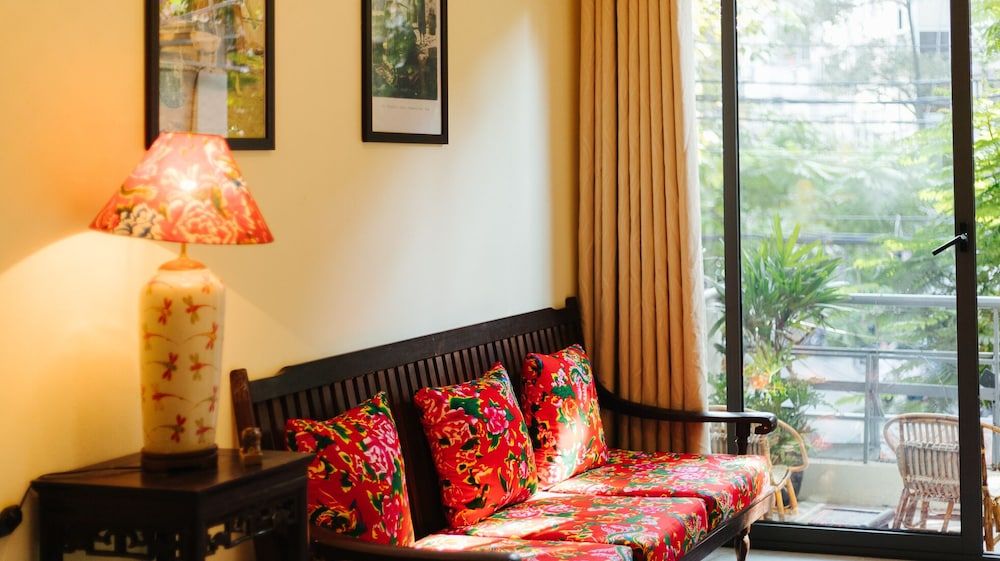 HoLo Conic House Hanoi Deluxe Double Room 11