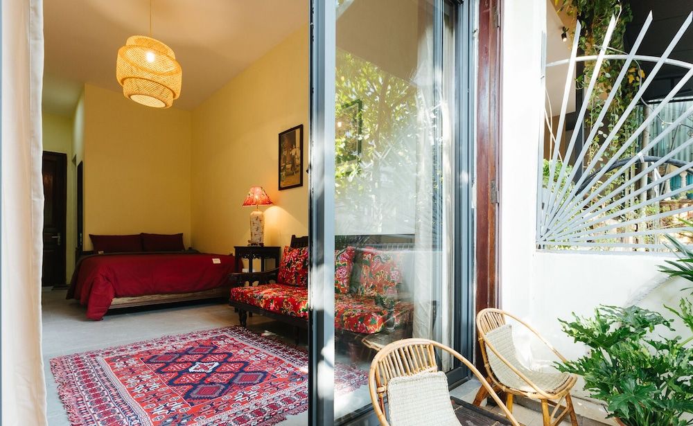 HoLo Conic House Hanoi Deluxe Double Room 8