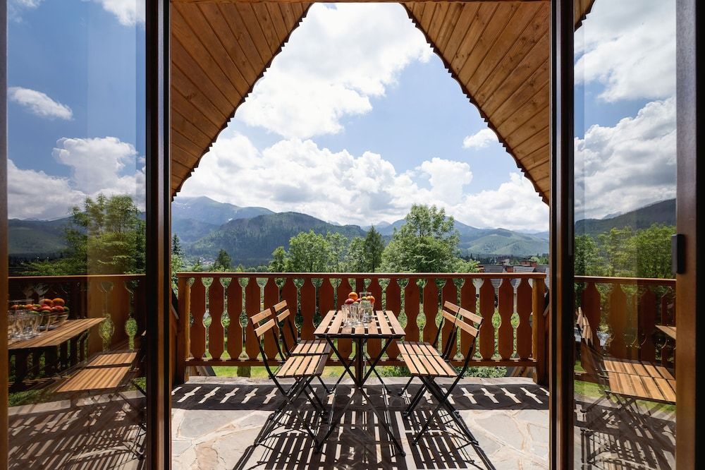 Studio, Fireplace, Mountainside