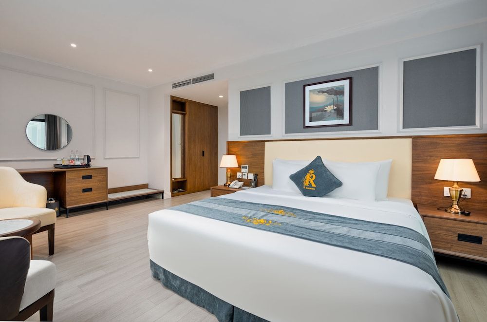 Rex Quang Binh Hotel Superior King