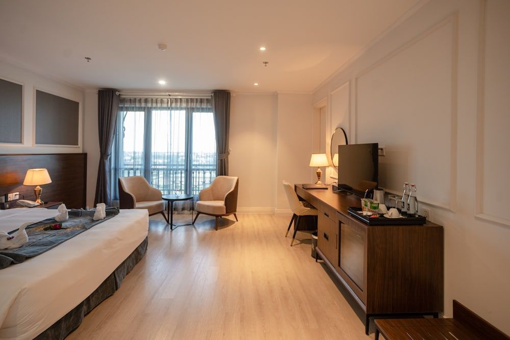 Rex Quang Binh Hotel Superior King 6