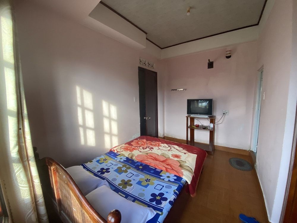 Thu Tam Hotel Standard Double Room 7