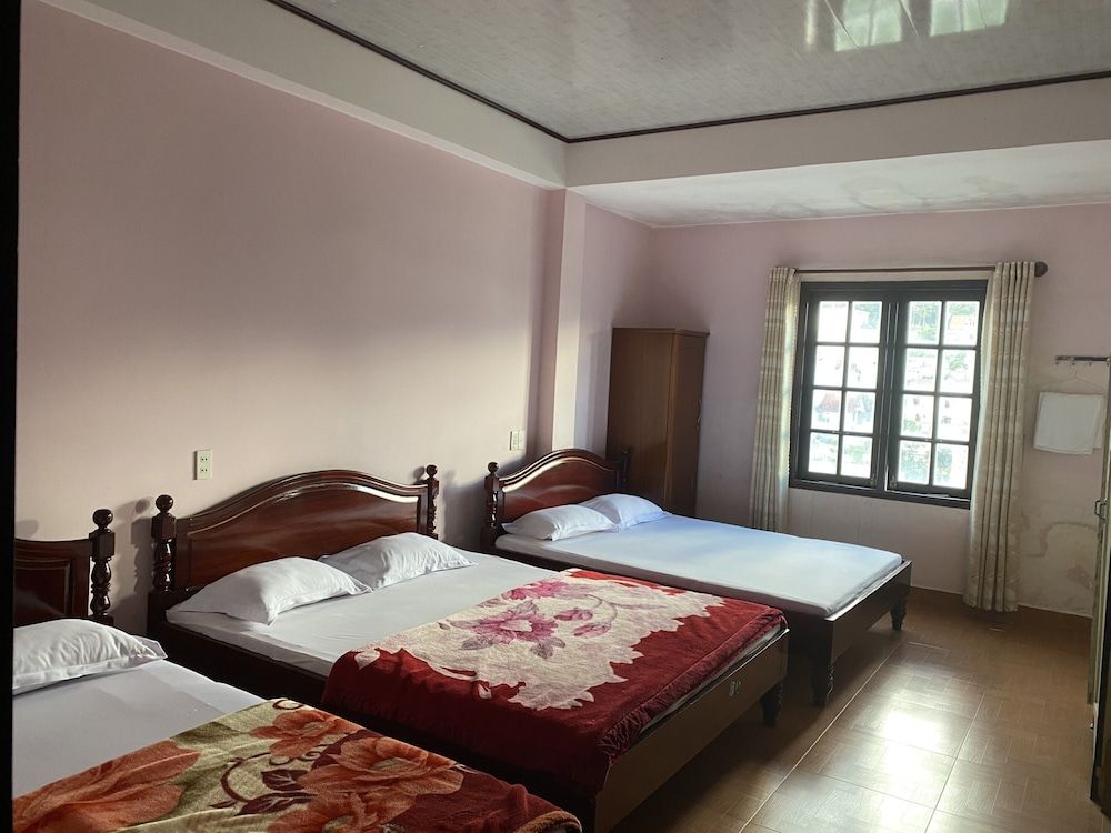 Thu Tam Hotel Superior Family Room 5