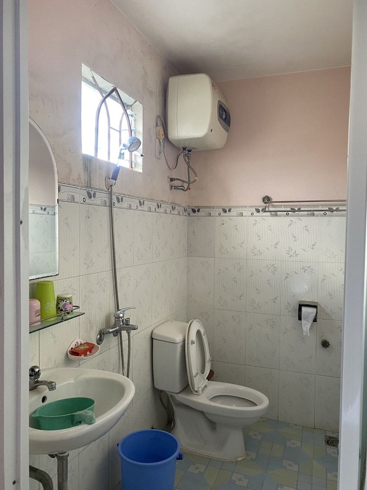 Thu Tam Hotel Superior Family Room 10