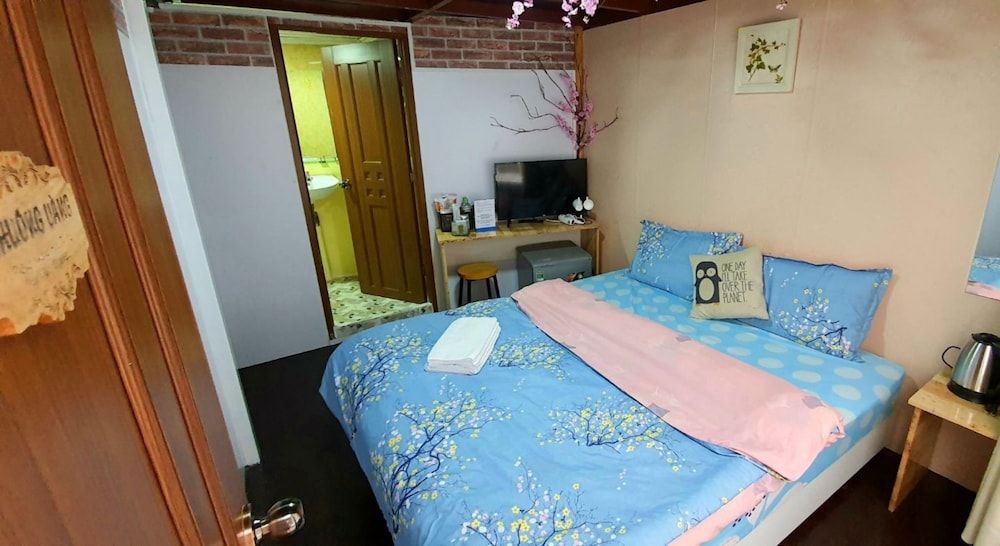 Pho Hoa Boutique Villa Superior Room 4