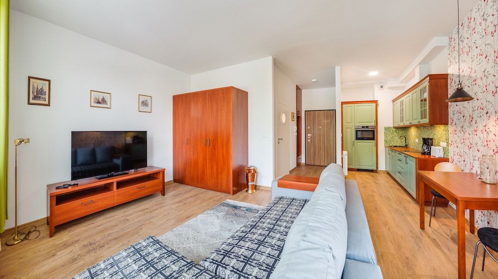 Studio (B 36)