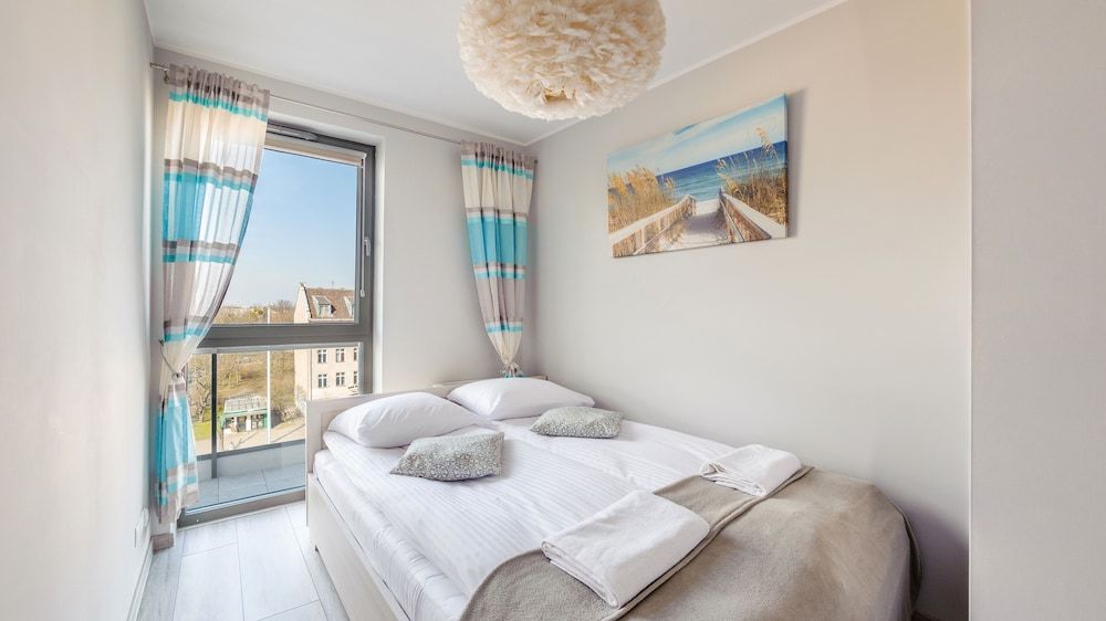 Apartment (225)