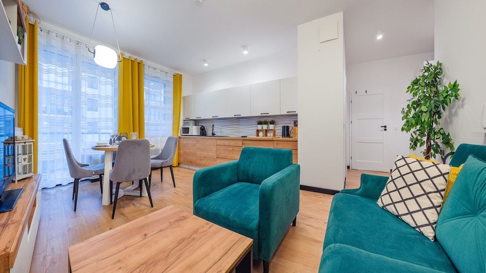 Apartment (14 F)
