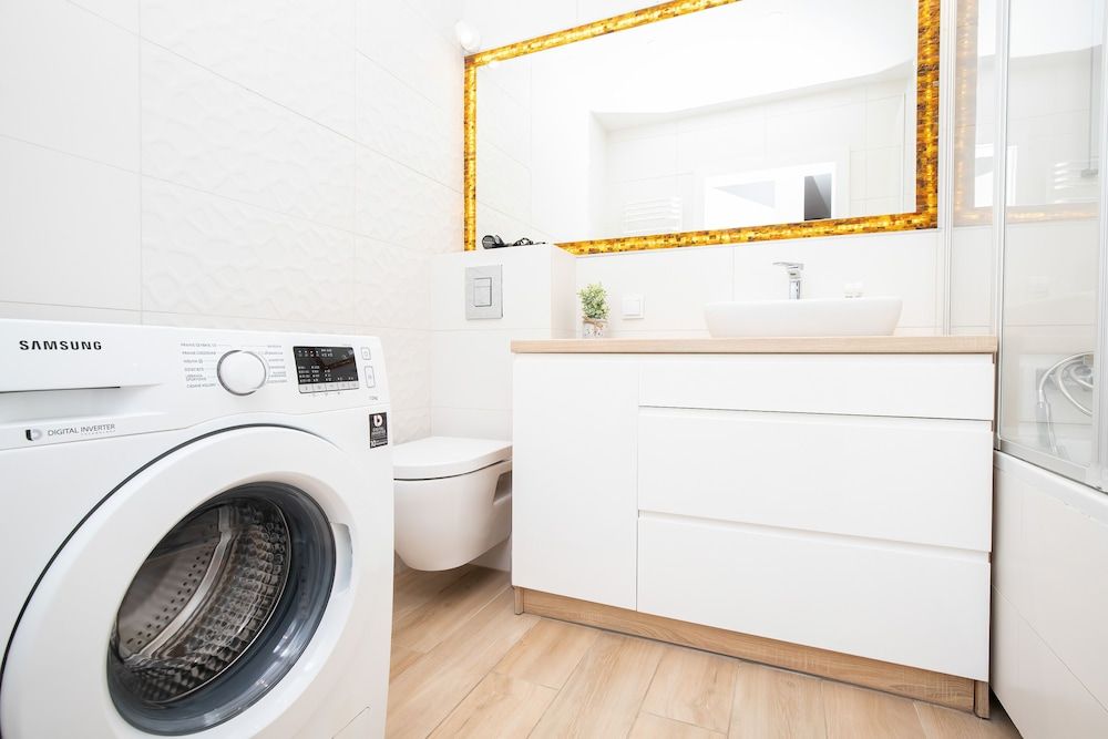 Apartments Gdansk Walowa by Renters Apartment, 2 Bedrooms, Balcony 8