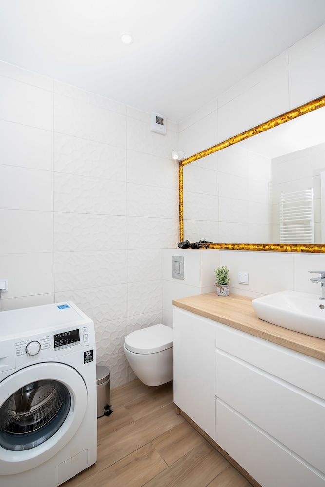 Apartments Gdansk Walowa by Renters Apartment, 2 Bedrooms, Balcony 12