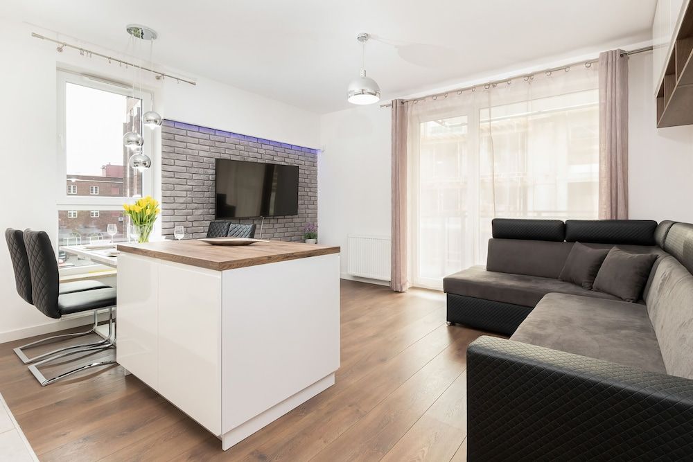 Apartments Gdansk Walowa by Renters Apartment, 2 Bedrooms, Balcony 18