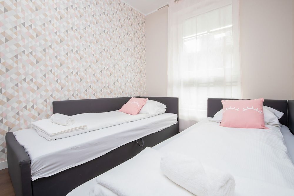 Apartments Gdansk Walowa by Renters Apartment, 2 Bedrooms, Balcony 6