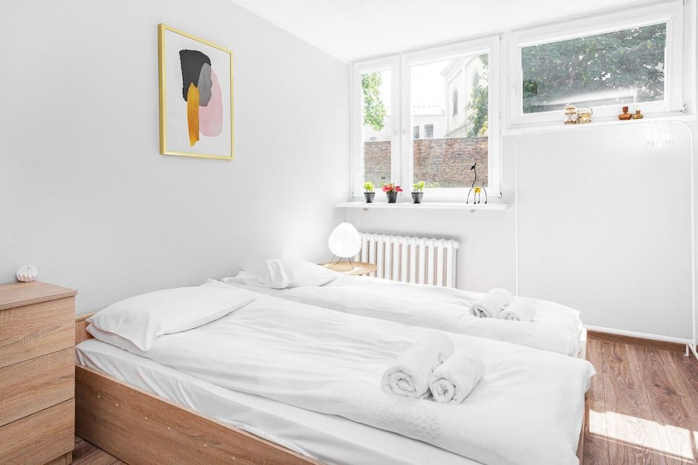 undefined Apartment Solidarnosci Warsaw by Renters 8