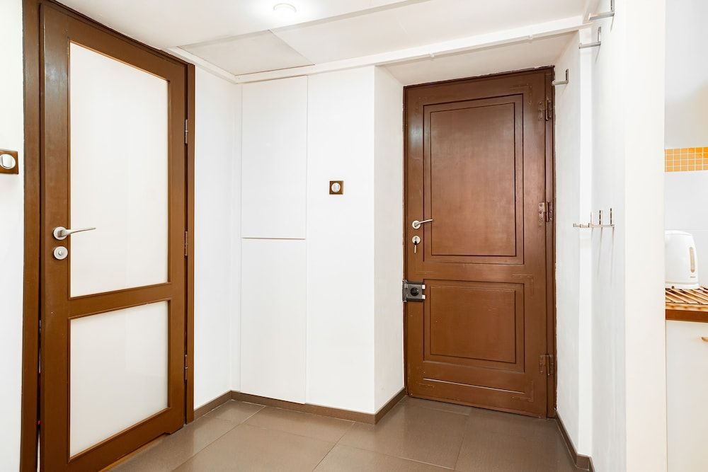 Apartment Swietojanska Warsaw by Renters Apartment, 1 Bedroom, Kitchen 9