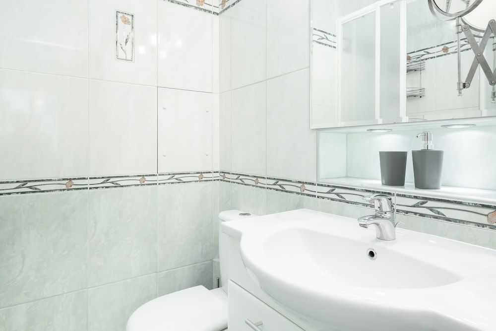 Apartment Swietojanska Warsaw by Renters Apartment, 1 Bedroom, Kitchen 8