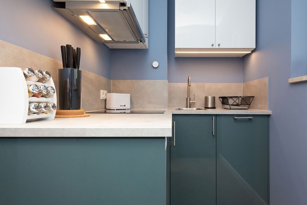 undefined Apartment Nowowiejska Warsaw by Renters 10