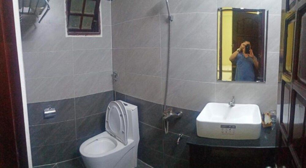 Cat Phu Hotel Family Room - 5 pax 2