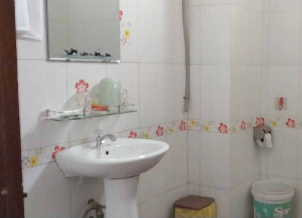 Thanh Binh Hotel Pleiku Family Room 4