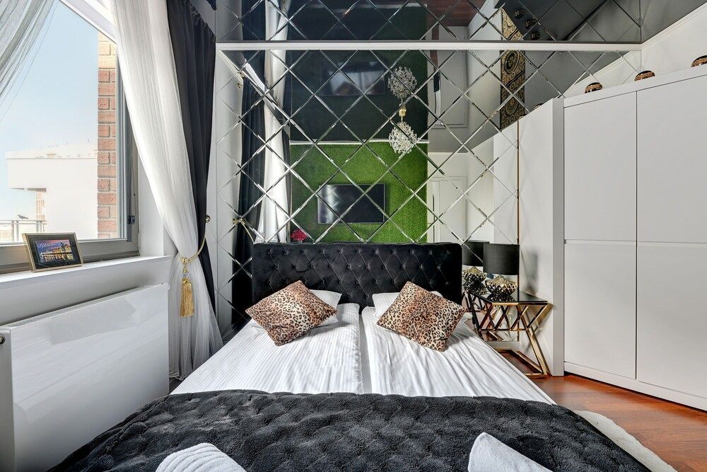 undefined Grand Apartments - VIP Garden 4