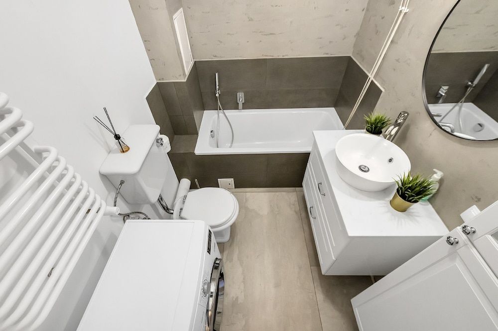 undefined Lumina 4-room apartment in Center 7