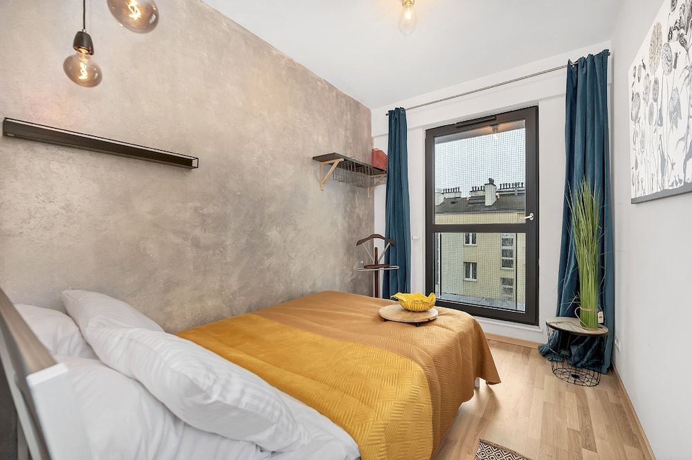 undefined Lumina 4-room apartment in Center 4