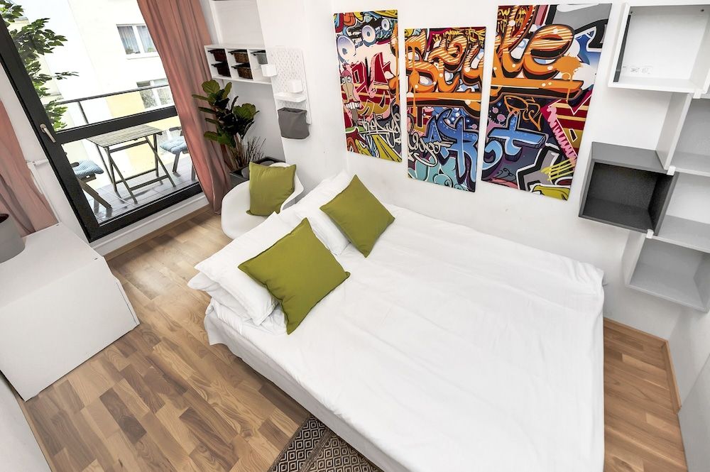 undefined Lumina 4-room apartment in Center 3