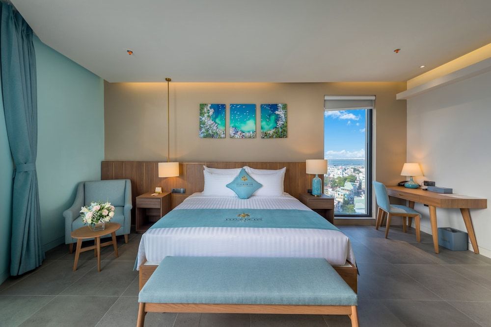 Fleur De Lys Hotel Quy Nhon Executive Double Room, 1 Queen Bed, Balcony, Beach View 2