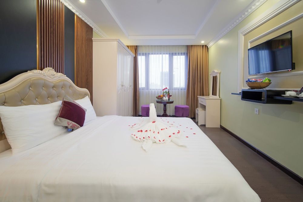 Deluxe Room, 1 King Bed