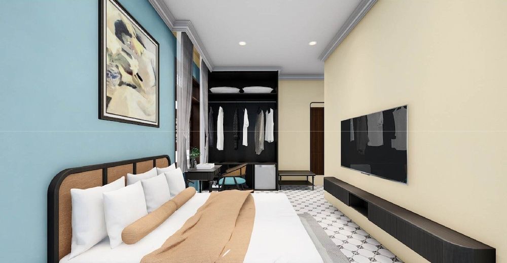 undefined DA NANG 1962 INN 10