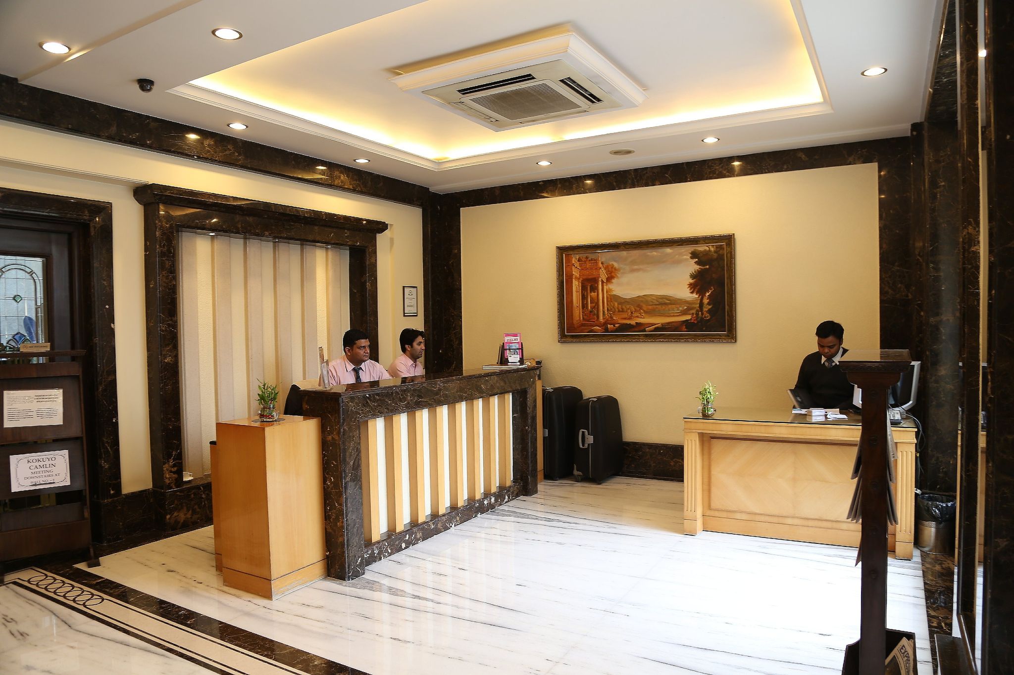 undefined Hotel Florence Inn 2