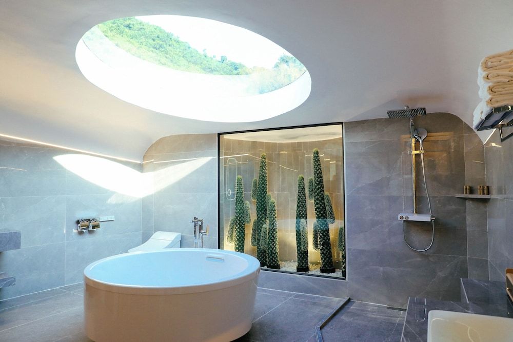 Moc Chau Island - Bach Long Glass Bridge Luxury Suite 2