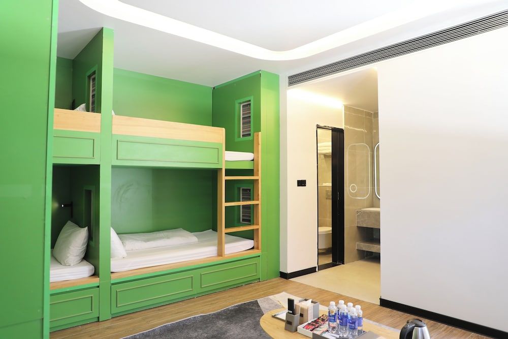 Moc Chau Island - Bach Long Glass Bridge 6 Beds Mixed Dormitory Room 3